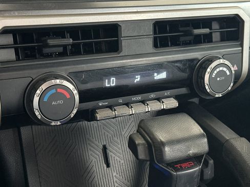 Used 2024 Toyota Tacoma TRD Sport image 17