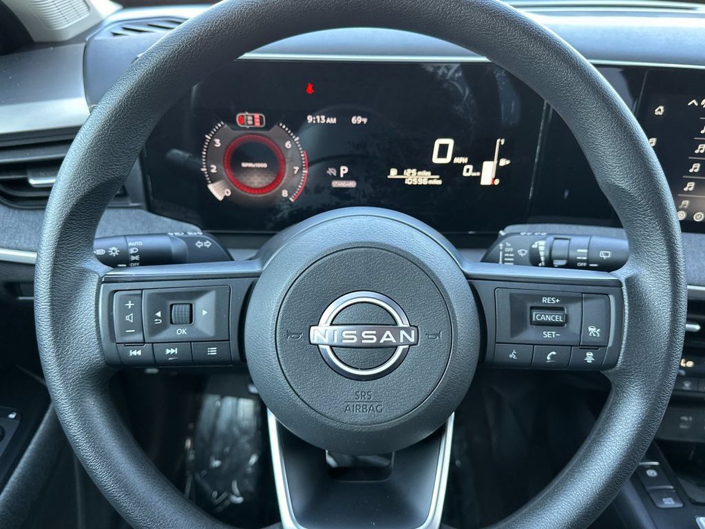Used 2026 Nissan Kicks SV FWD image 25