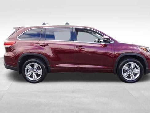 Used 2018 Toyota Highlander Limited image 2