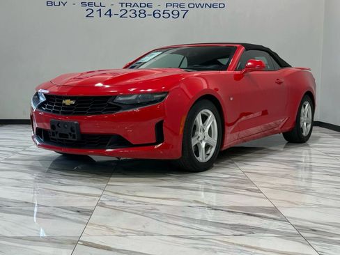 Used 2020 Chevrolet Camaro LT image 2