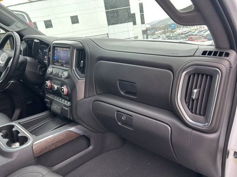 Used 2022 GMC Sierra 1500 Denali w/ Denali Premium Package image 11