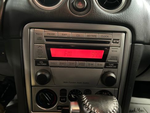 Used 2004 MAZDA MX-5 Miata w/ Cloth Azure Blue Pkg image 15