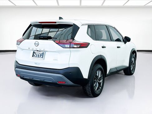 Used 2023 Nissan Rogue S image 4