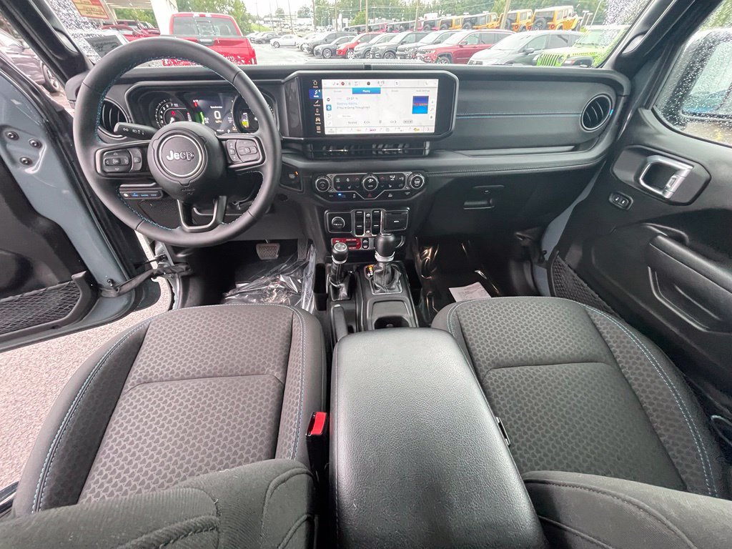 Used 2024 Jeep Wrangler Unlimited Rubicon 4xe w/ Capability Package AWD/4WD image 3