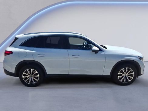 Used 2024 Mercedes-Benz GLC 300 4MATIC image 8