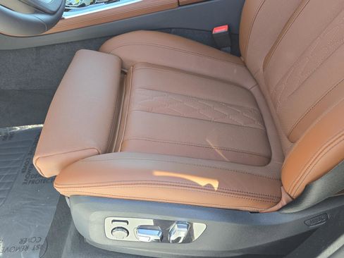 New 2026 BMW ALPINA XB7 AWD/4WD image 16