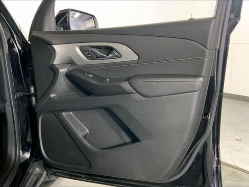 Used 2023 Chevrolet Traverse LT image 26