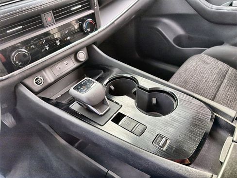 Used 2021 Nissan Rogue S image 19