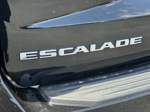 Used 2023 Cadillac Escalade Sport AWD/4WD image 11