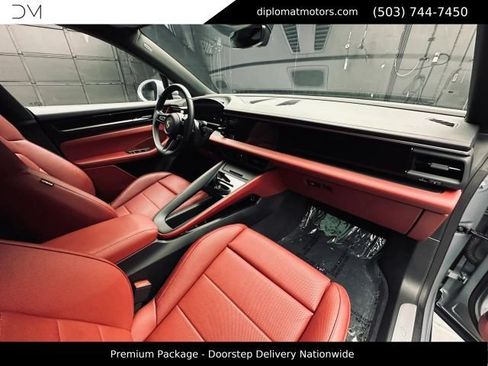 Used 2025 Porsche Macan 4 Electric w/ Premium Package AWD/4WD image 19