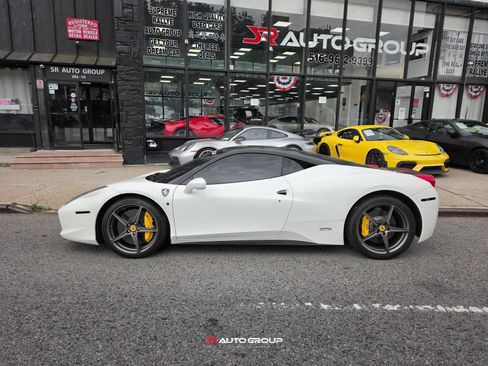 Used 2015 Ferrari 458 Italia Coupe RWD image 7