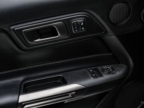 Used 2022 Ford Mustang Shelby GT500 w/ Technology Package image 75