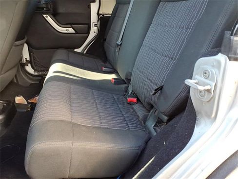 Used 2011 Jeep Wrangler Unlimited Sahara w/ Connectivity Group image 11