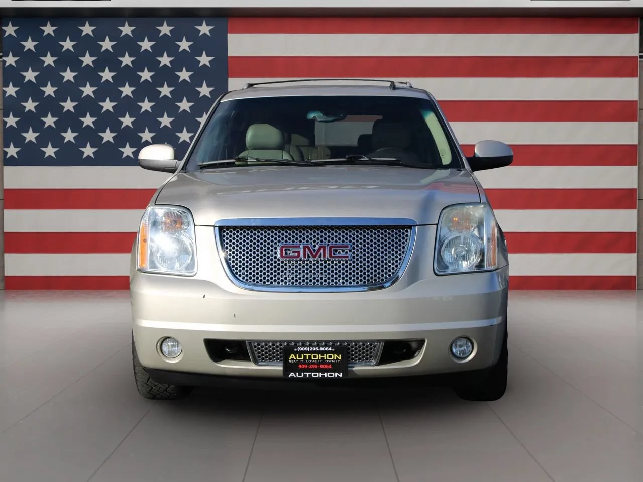 Used 2013 GMC Yukon Denali AWD/4WD image 3