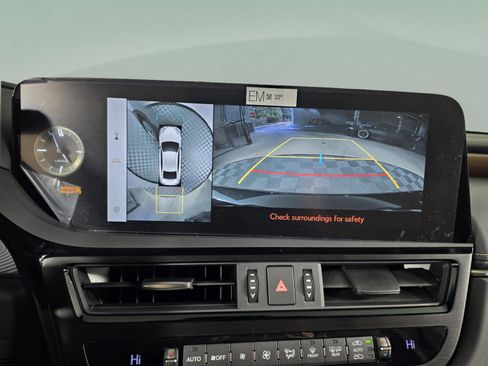 New 2025 Lexus ES 350 Ultra Luxury image 17