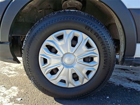 Used 2015 Ford Transit 150 XLT image 11