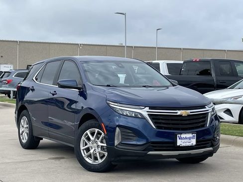 Used 2022 Chevrolet Equinox LT FWD image 2