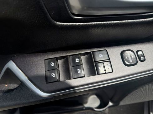 Used 2015 Toyota Camry SE w/ Moonroof Package image 21