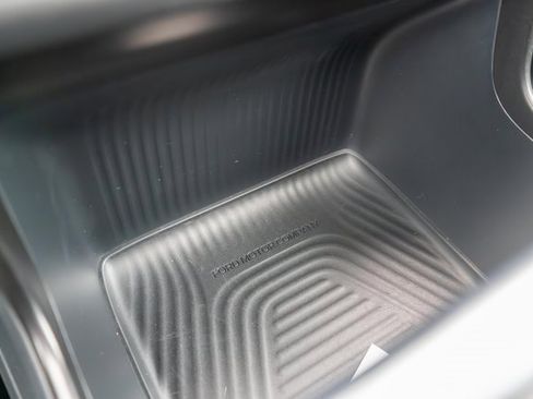 Used 2025 Ford Expedition Active image 35