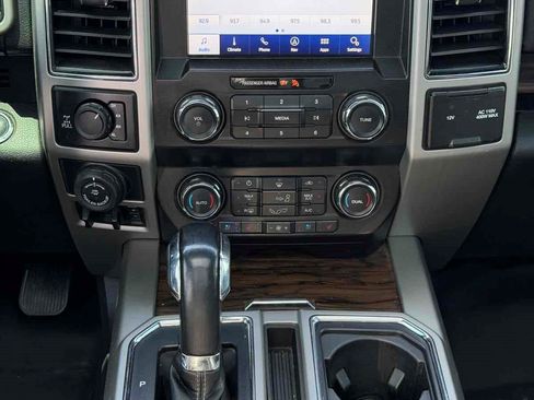 Used 2020 Ford F150 Lariat AWD/4WD image 18
