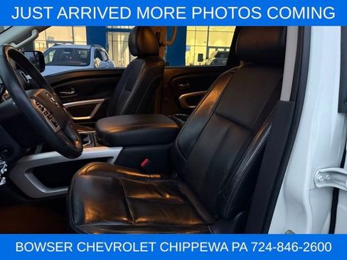 Used 2017 Nissan Titan SL image 3