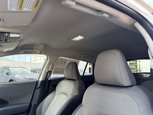 Used 2024 Subaru Crosstrek 2.0i Premium image 15