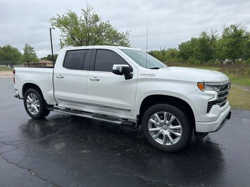 Used 2023 Chevrolet Silverado 1500 High Country w/ High Country Premium Package AWD/4WD image 1