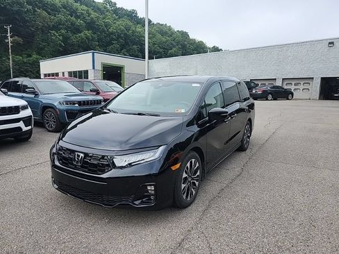 Used 2025 Honda Odyssey Elite image 3