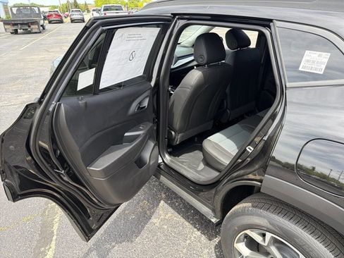 New 2026 Chevrolet Trax LT w/ Sunroof Package FWD image 23