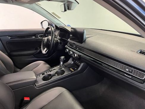 Used 2022 Honda Civic Touring image 11