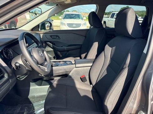 Used 2023 Nissan Rogue S AWD/4WD image 11