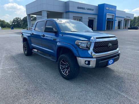 Used 2018 Toyota Tundra SR5 w/ SR5 Upgrade Package AWD/4WD image 9