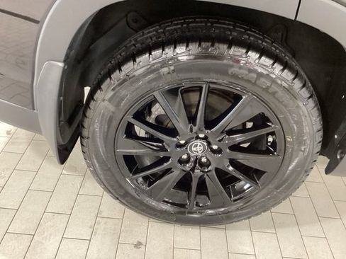 Used 2019 Toyota Highlander SE AWD/4WD image 24