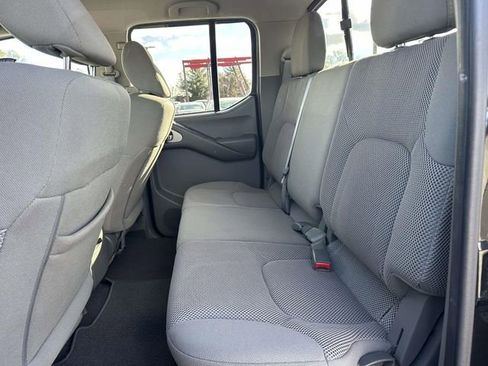 Used 2019 Nissan Frontier SV image 15