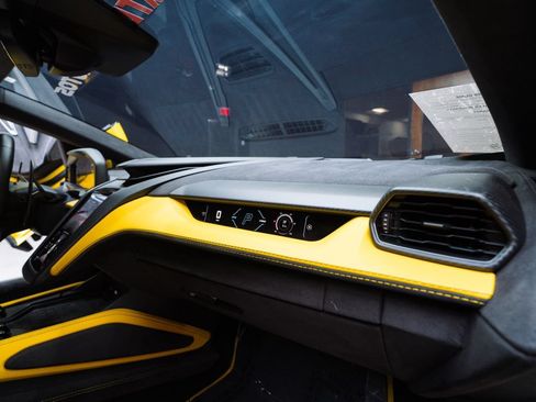 Used 2024 Lamborghini Revuelto AWD/4WD image 48