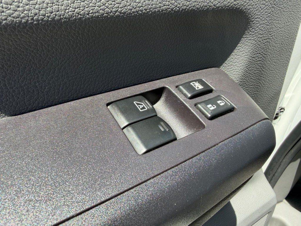 Used 2015 Nissan NV 3500 SV w/ Technology Package RWD image 30