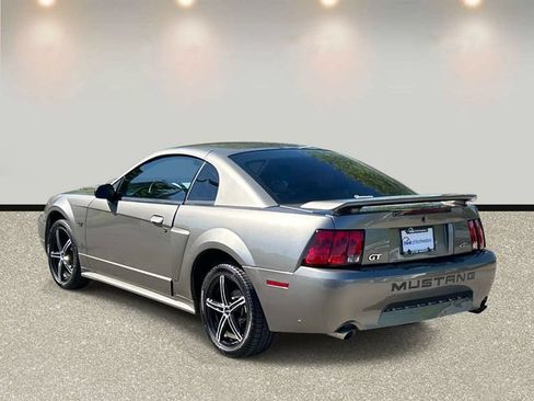Used 2001 Ford Mustang GT RWD image 7