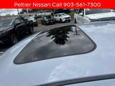 Used 2023 Nissan Altima 2.5 SR w/ SR Premium Package FWD image 10