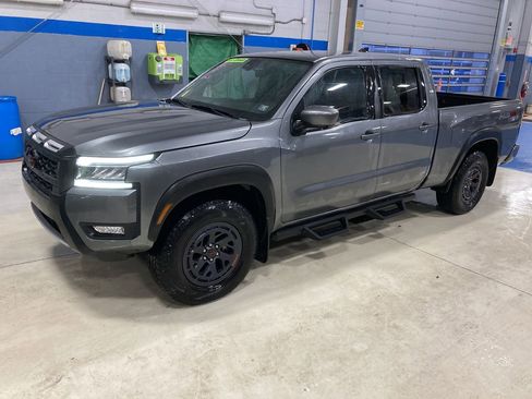 Used 2025 Nissan Frontier PRO-4X w/ Pro Convenience Package image 4