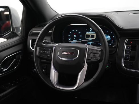 Used 2024 GMC Yukon XL SLT w/ SLT Premium Package AWD/4WD image 15