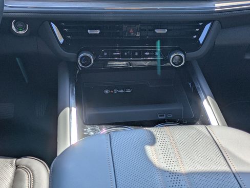 New 2026 Chevrolet Suburban High Country image 21