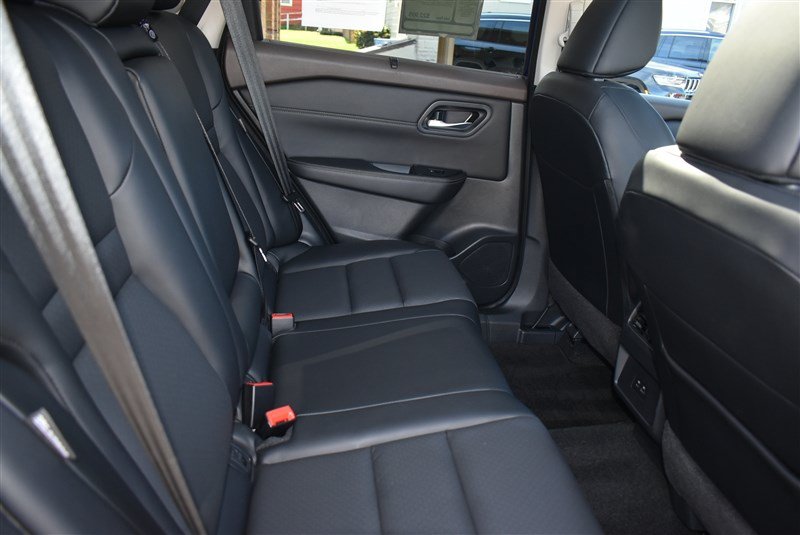 Used 2023 Nissan Rogue SV w/ SV Premium B Package AWD/4WD image 30