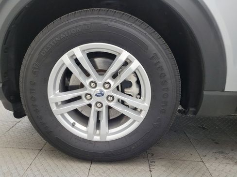 Used 2022 Ford Explorer w/ Class IV Trailer Tow Package image 31