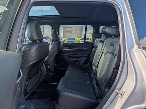 New 2026 Jeep Grand Cherokee Limited AWD/4WD image 6