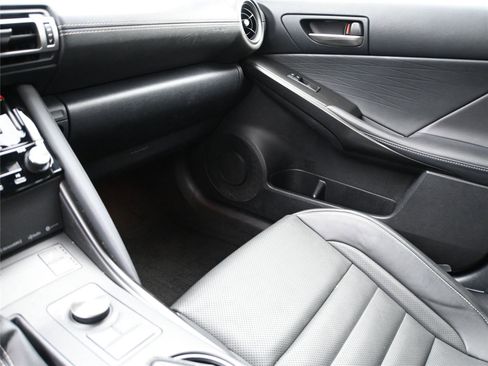 Used 2022 Lexus IS 350 F Sport image 6