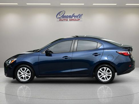 Used 2017 Toyota Yaris iA FWD image 7
