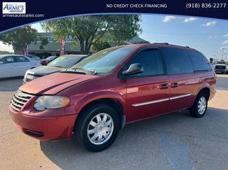 Used 2006 Chrysler Town & Country Touring w/ Leather Interior Group FWD video 1