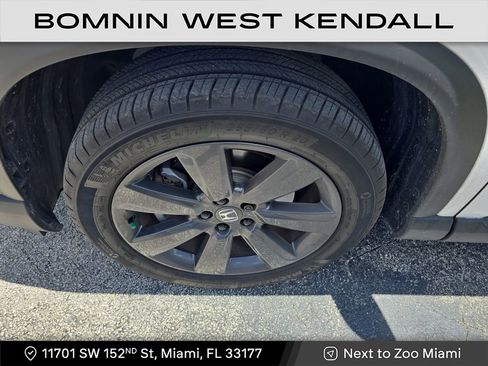 Used 2023 Honda Pilot Sport image 13