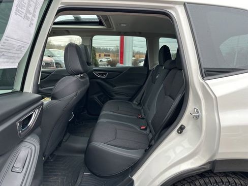 Used 2023 Subaru Forester Premium AWD/4WD image 10