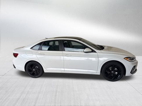 New 2025 Volkswagen Jetta SE image 6